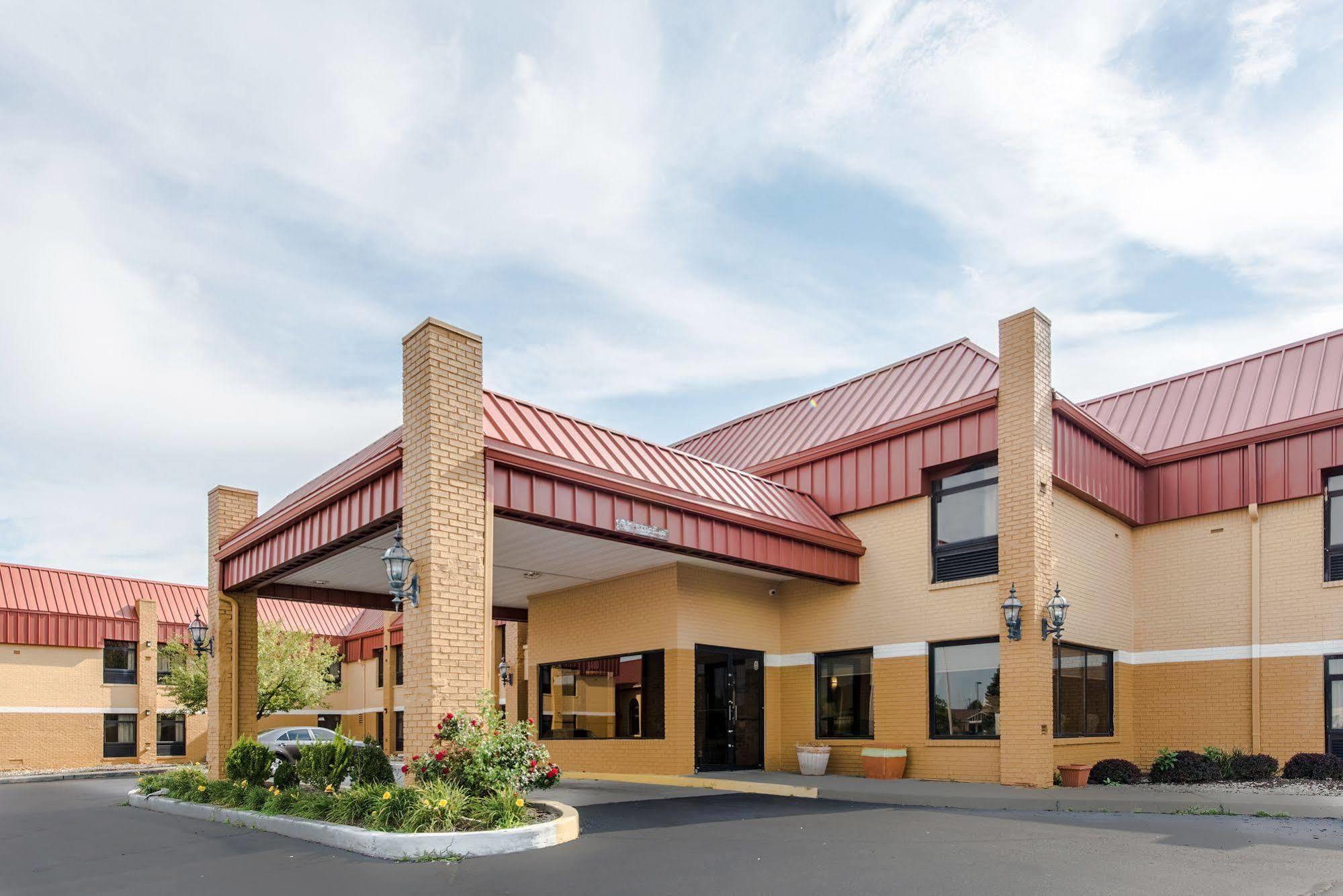 Cardinal Inn & Suites Muncie Zewnętrze zdjęcie
