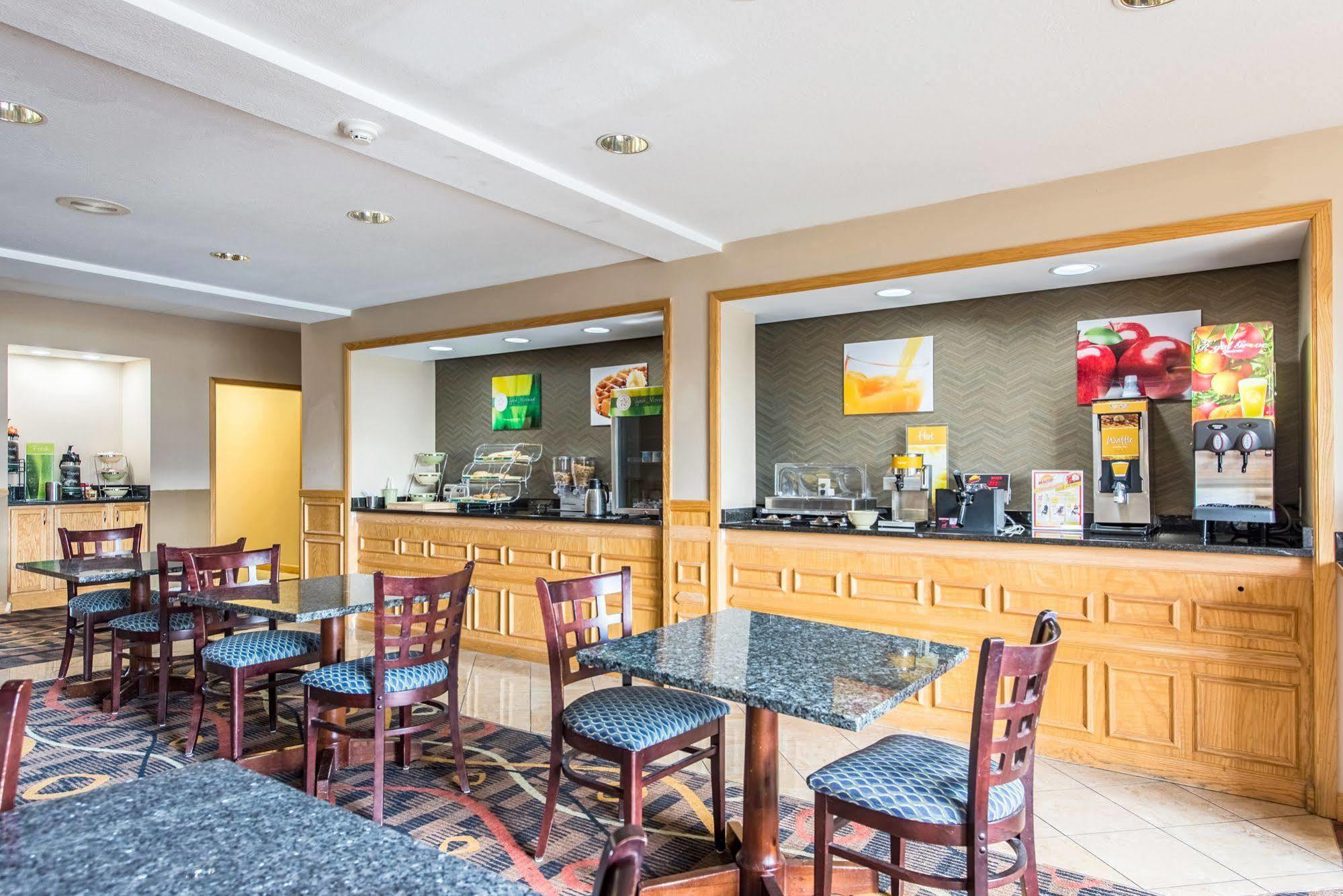 Cardinal Inn & Suites Muncie Zewnętrze zdjęcie