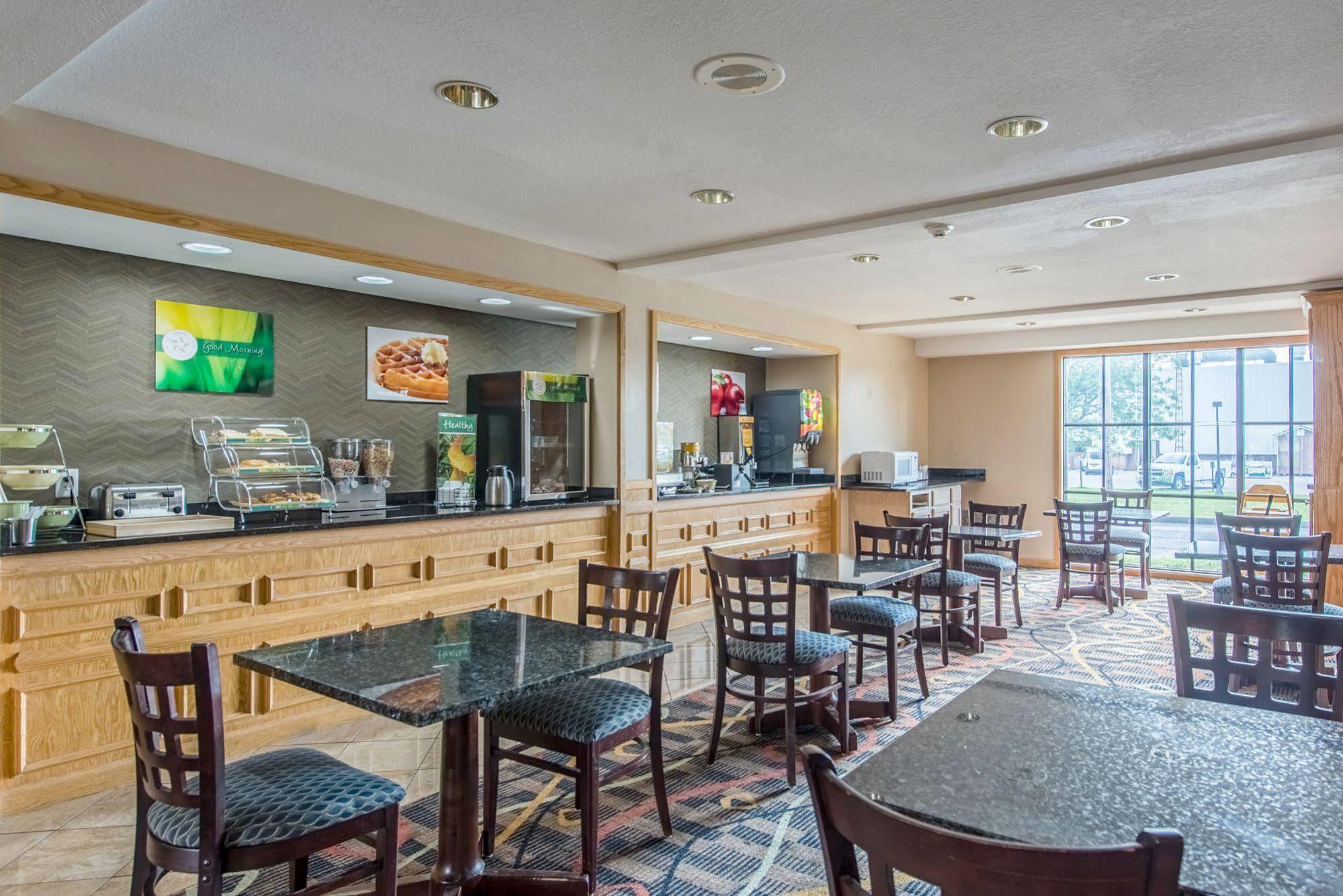 Cardinal Inn & Suites Muncie Zewnętrze zdjęcie