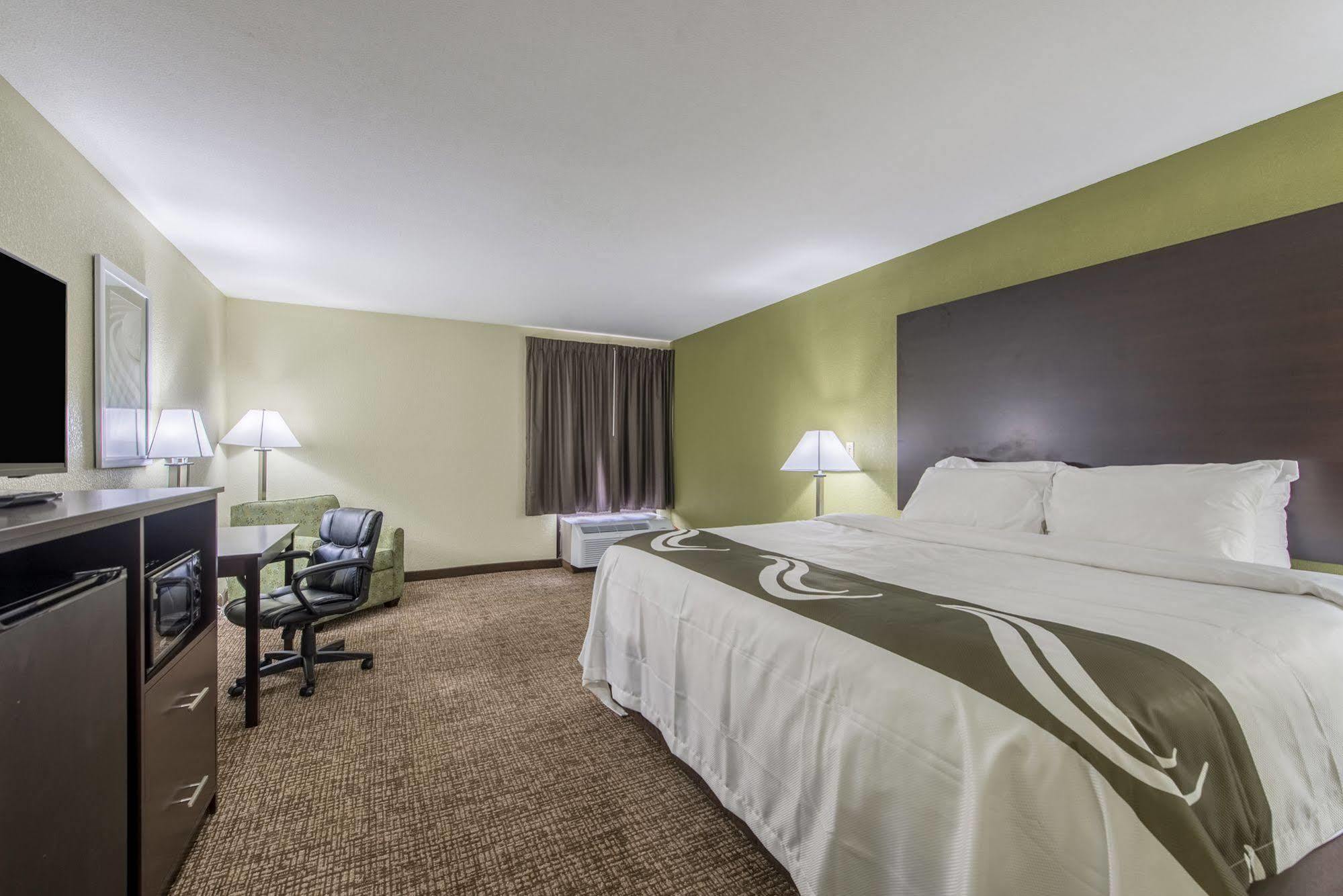 Cardinal Inn & Suites Muncie Zewnętrze zdjęcie