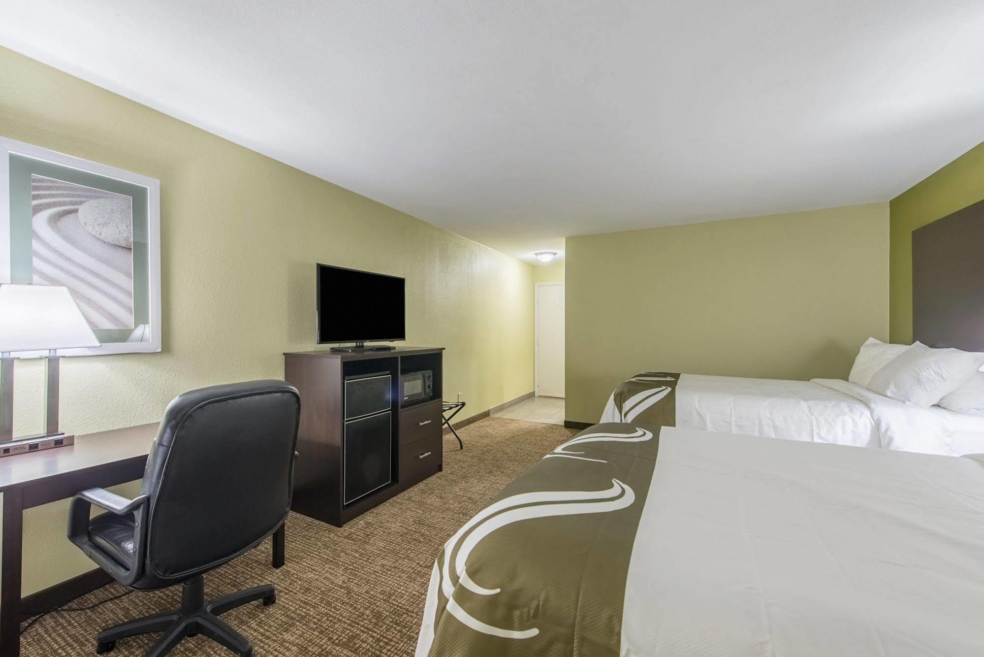 Cardinal Inn & Suites Muncie Zewnętrze zdjęcie