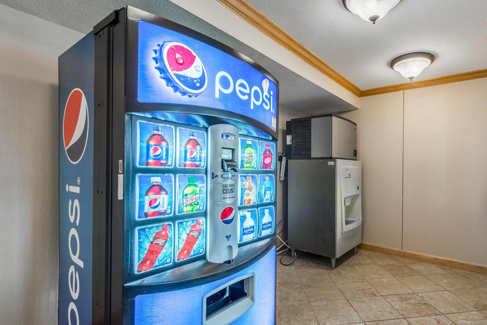 Cardinal Inn & Suites Muncie Zewnętrze zdjęcie